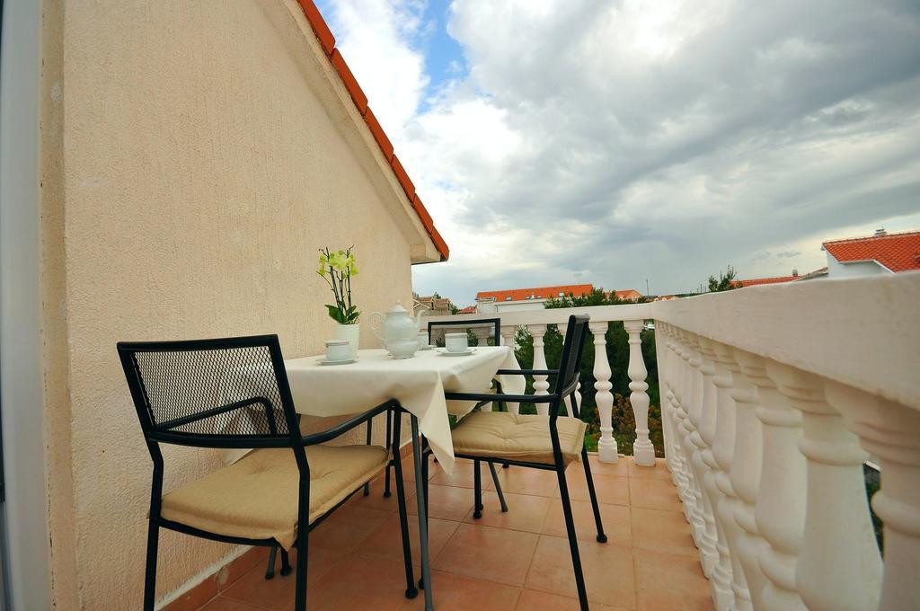 Apartments Toni Vodice Exterior photo