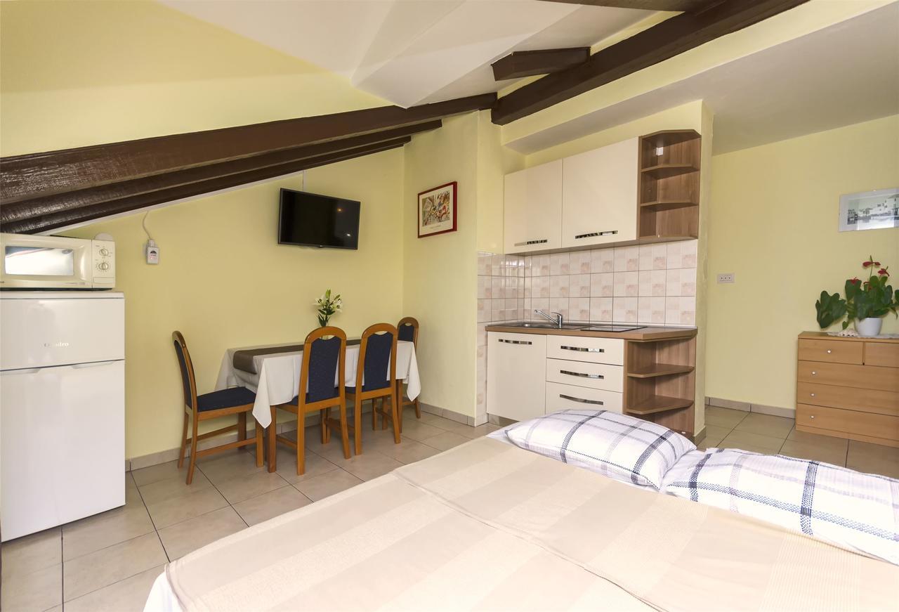 Apartments Toni Vodice Exterior photo