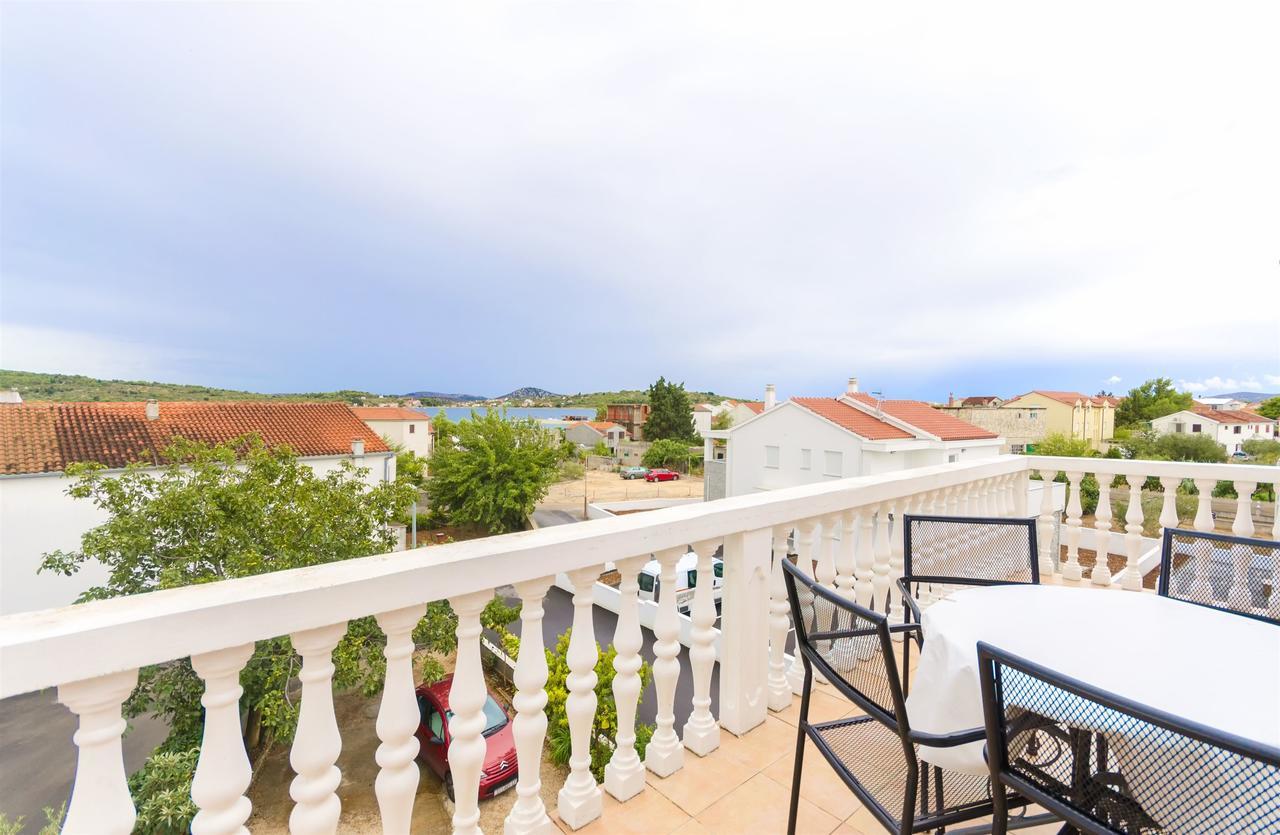 Apartments Toni Vodice Exterior photo
