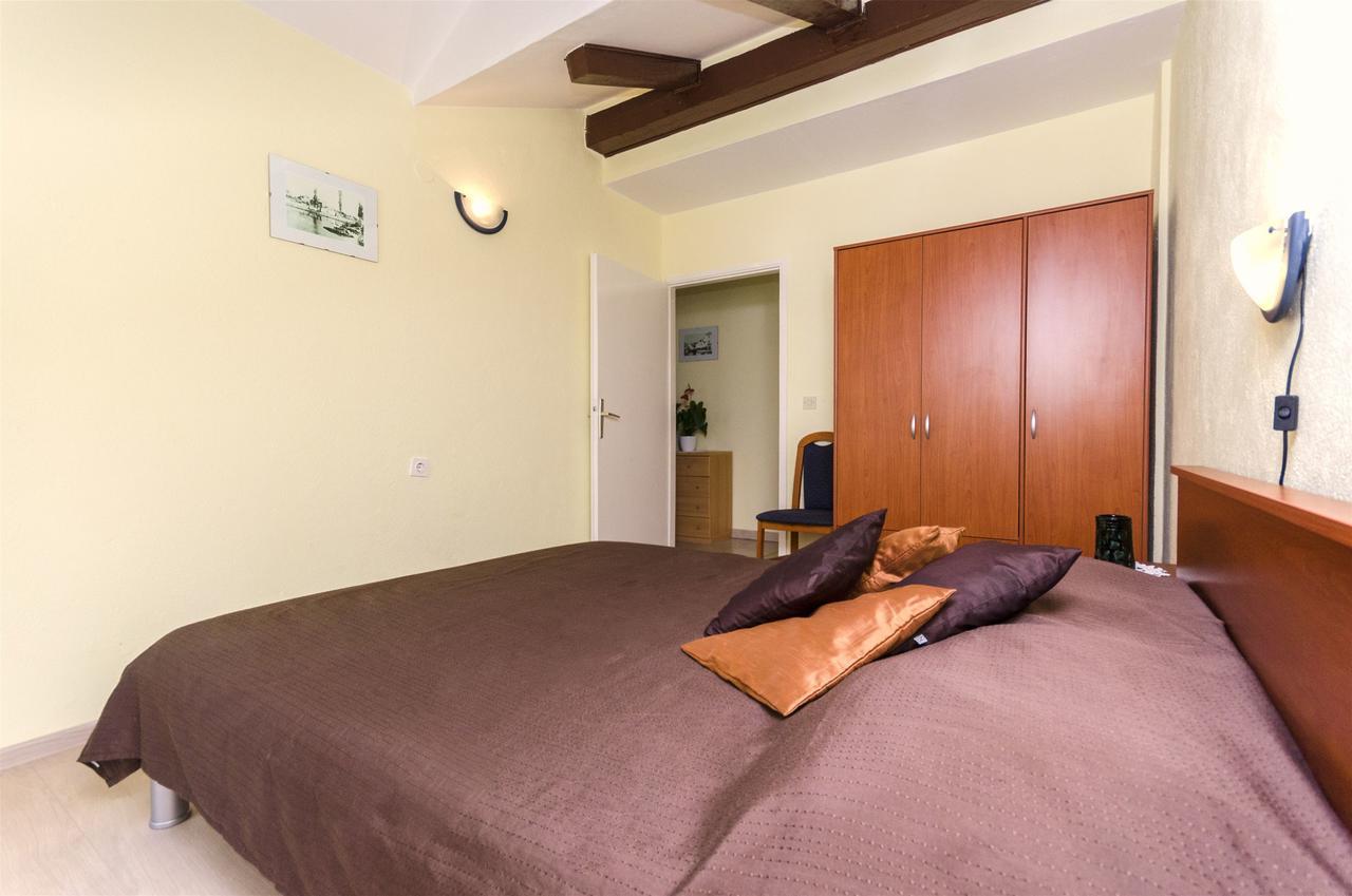 Apartments Toni Vodice Exterior photo